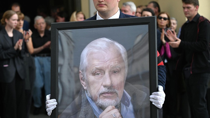 Актера Владимира Сафронова похоронили на Долгопрудненском кладбище