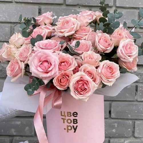 Исследование: какие цветы покупают россияне в разных возрастных группах