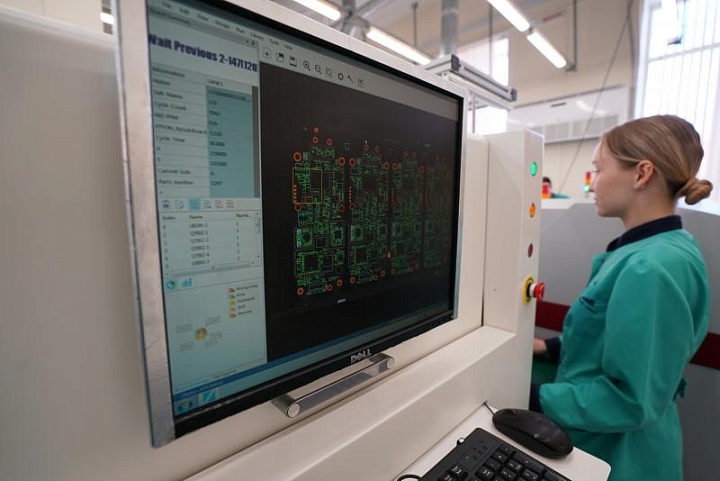 Ученые-правоведы не нашли криминала в контрактах на поставку радиостанций "Эрика" в МВД