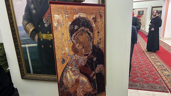 В Москве представили полевую Казанскую икону для фронтовых храмов