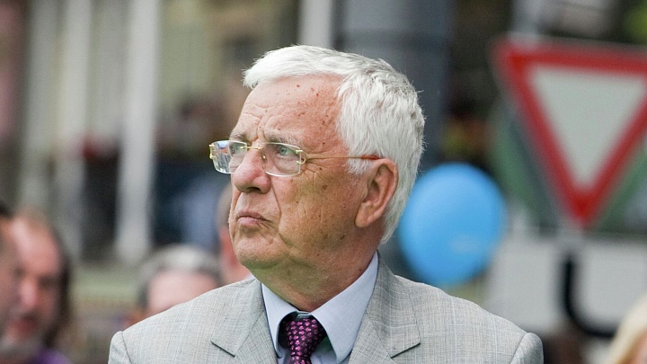 Композитор Паулс отозвал у представителей все ранее выданные доверенности