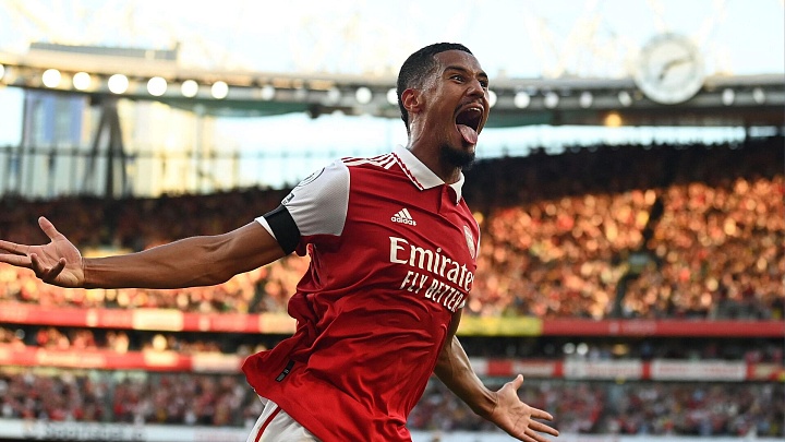 "Арсенал" дважды забил с угловых и обыграл "Челси" в матче АПЛ